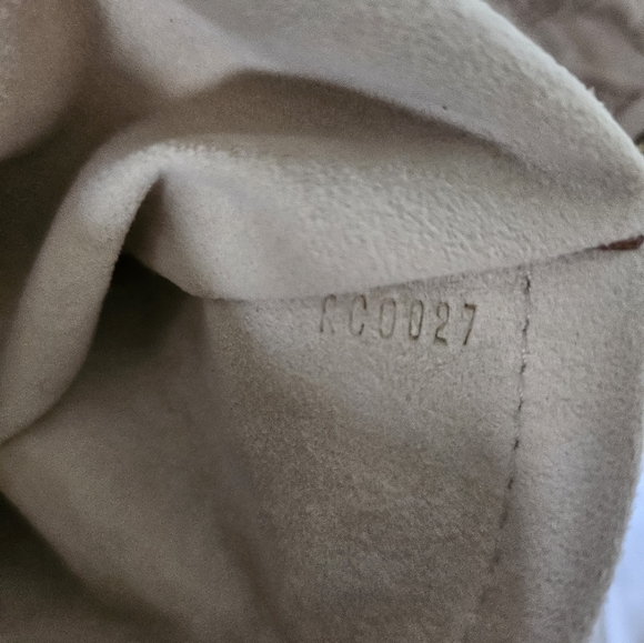 Louis Vuitton Monogram Olympe Nimbus- Authentic Runway bag - Picture 5 of 15